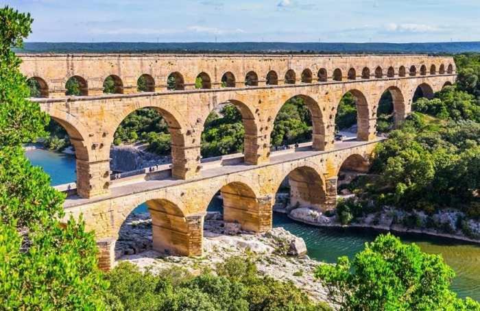 Gite En Provence Proche Avignon Sauveterre  Exterior photo